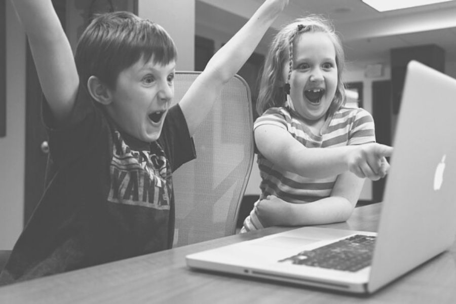 niña y niños en equidad de oportunidades en educación